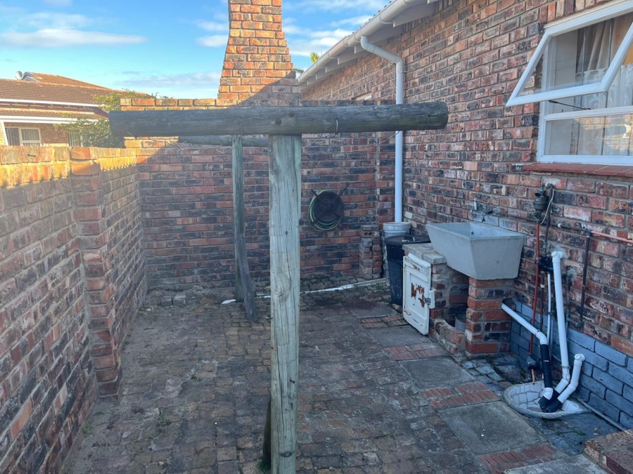 1 Bedroom Property for Sale in Kabega Park Eastern Cape